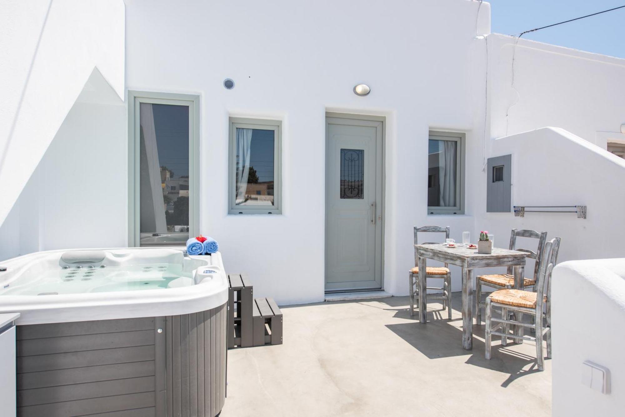 Argyro And Diogenis * Emporio (Santorini)